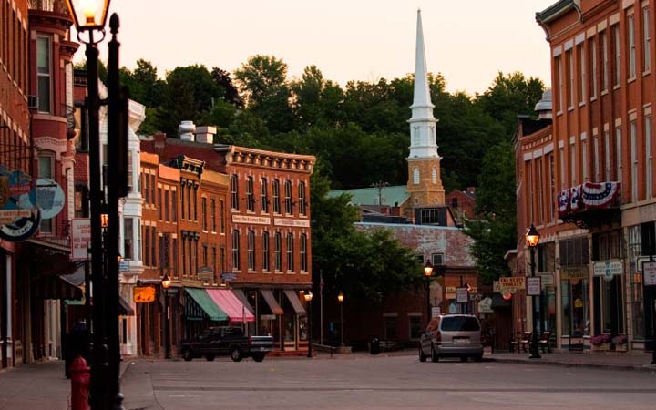 15 Of The Most Beautiful Streets In America's Smaller Towns